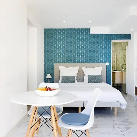 Confort Avec Parking Et Terrasse A Village Διαμέρισμα